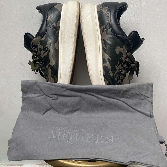 Alexander McQueen Oversized Camo Sneakers - Picture 13 of 14
